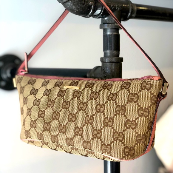 gucci bag stand